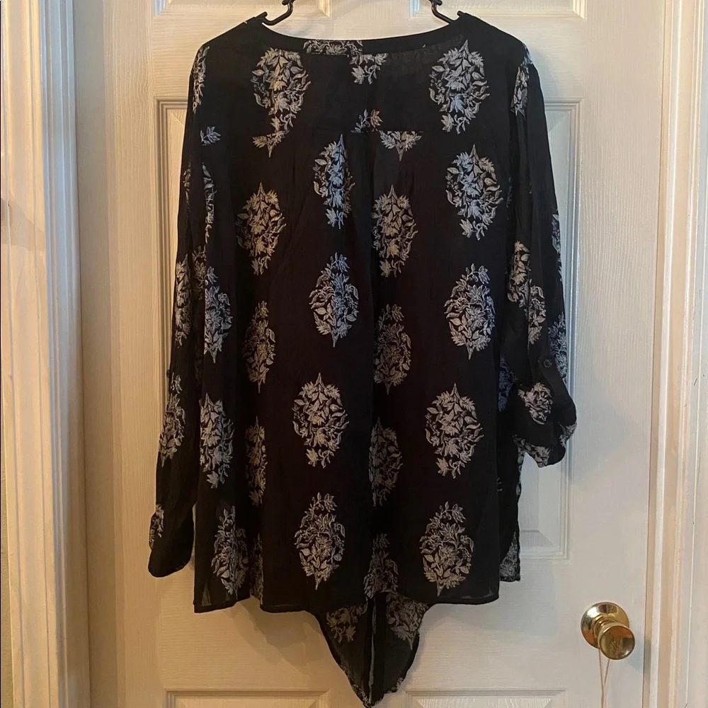 Lucky Brand Black and White Floral Blouse - Picture 9 of 12